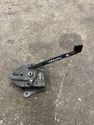 Zamek maski 811303E000 HYUNDAI