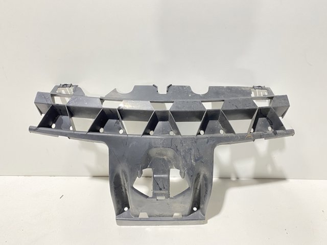 Zderzak przedni 8200113652 RENAULT