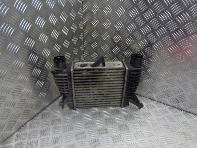 Chłodnica intercoolera 8200471885 RENAULT