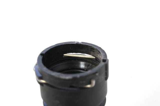 Przewód (króciec) chłodnicy górny Audi A4 8K2