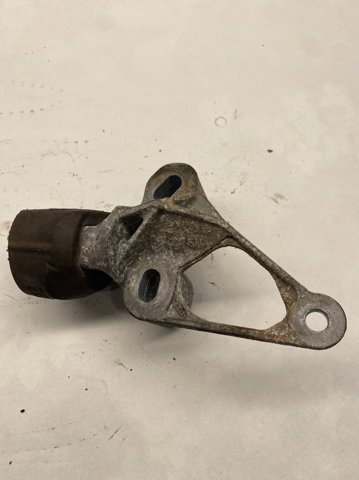 Poduszka (podpora) silnika przednia Audi Q5 8RB