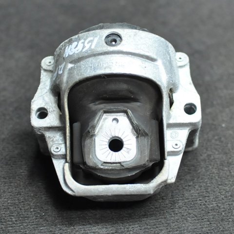 Poduszka (podpora) silnika prawa 8R0199381AA VAG