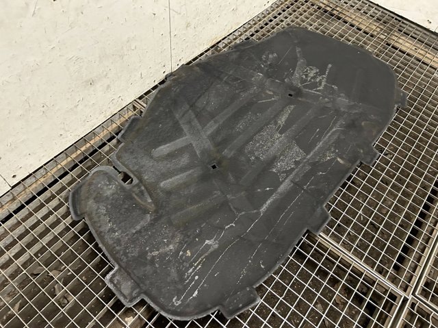 Wygluszenie maski Audi A3 8VS, 8VM