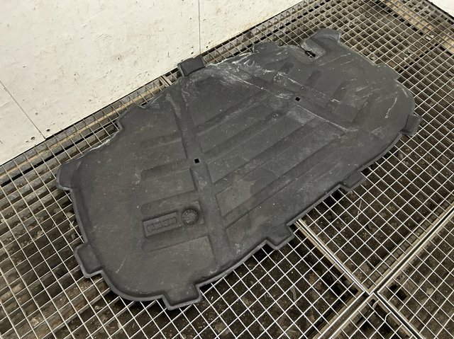 Wygluszenie maski Audi A3 8VS, 8VM