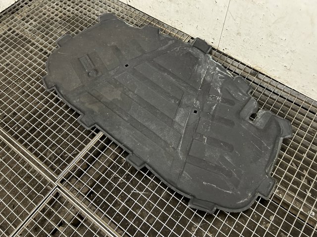 Wygluszenie maski Audi A3 8VS, 8VM