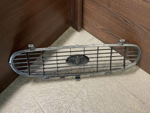 Atrapa chłodnicy Ford Transit 4 E