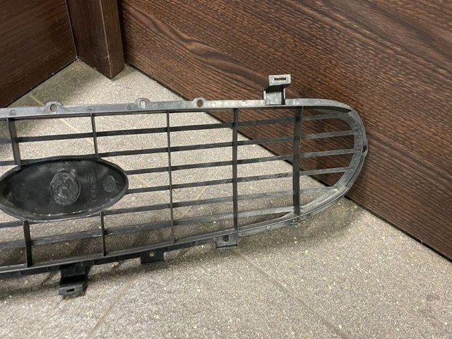 Atrapa chłodnicy Ford Transit 4 E