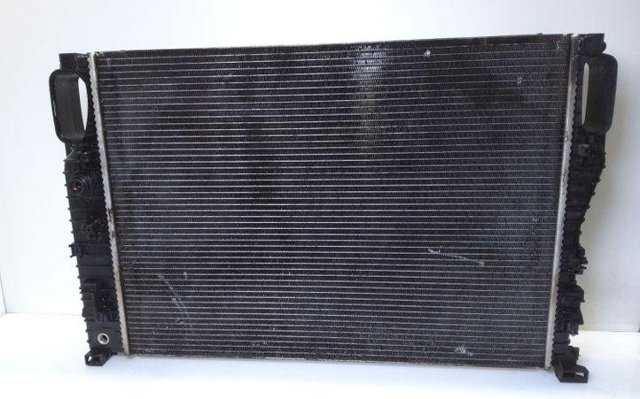 Chłodnica silnika A2115000202 MERCEDES