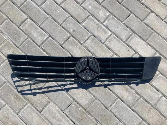 Atrapa chłodnicy A6388880515 Mercedes