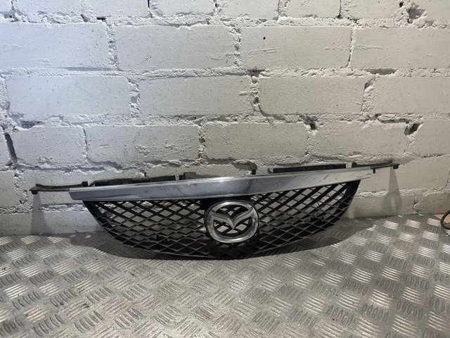 Atrapa chłodnicy Mazda Premacy CP