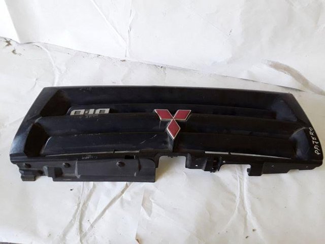 Atrapa chłodnicy Mitsubishi Pajero 3