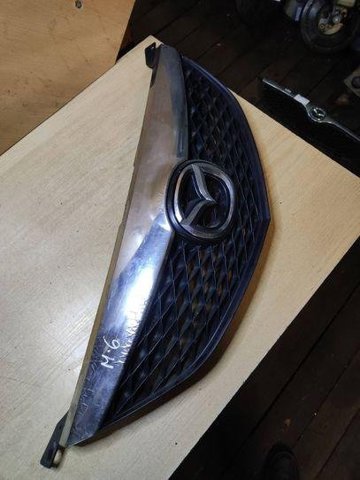 Atrapa chłodnicy MZ07079GB MAZDA