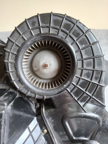 Silniczek wentylatora nagrzewnicy (ogrzewacza wnętrza) 0K55261R07 HYUNDAI