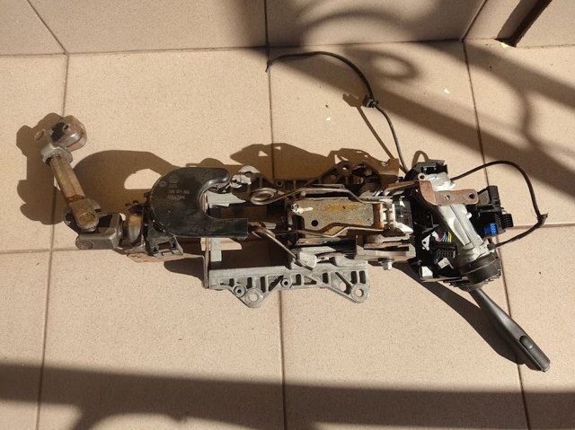 Kolumna (wał) kierownicza (kierownicy) 1K1419502CJ VAG