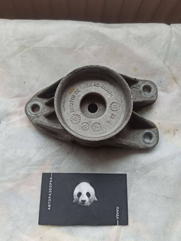 Poduszka amortyzatora tylnego 33506862725 BMW