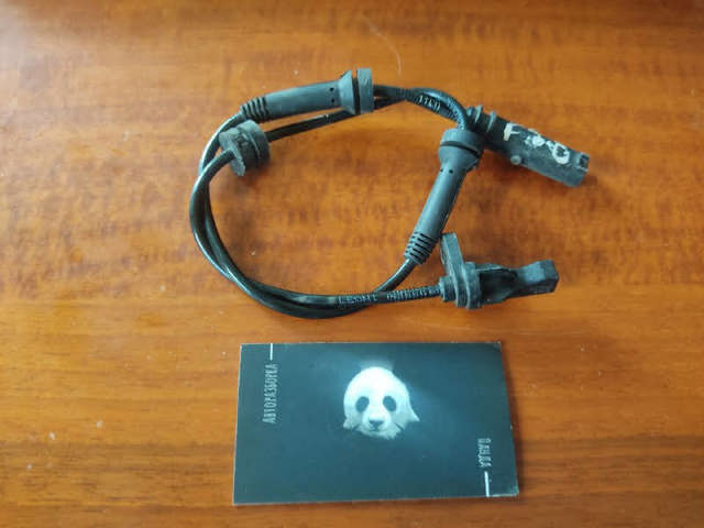 Czujnik ABS przedni 34526791223 BMW