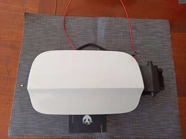 Obudowa wlewu zbiornika paliwa 4G0809906C VAG