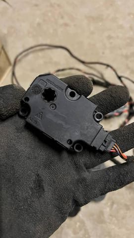 Silniczek klapy nagrzewnicy Audi A4 8W2, 8WC