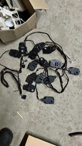 Silniczek klapy nagrzewnicy Audi A4 8W2, 8WC