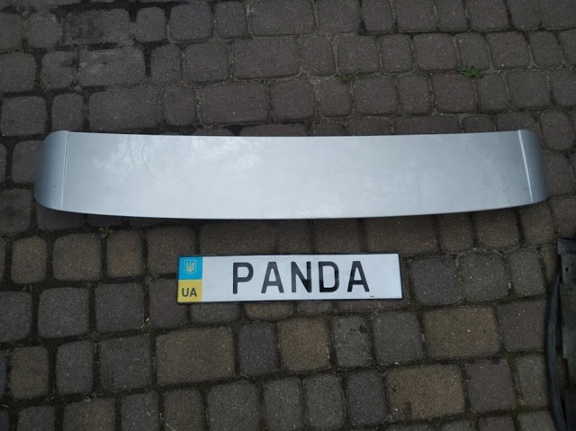 Spojler bagażnika (drzwi 3/5 tylnych) 8R0827933A VAG