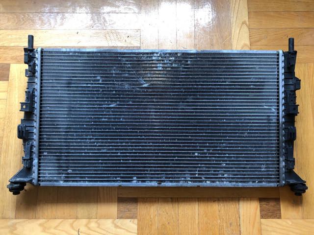 Chłodnica silnika Y60115200B FORD