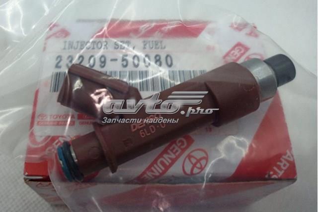 Wtryskiwacz paliwa 2320950060 TOYOTA