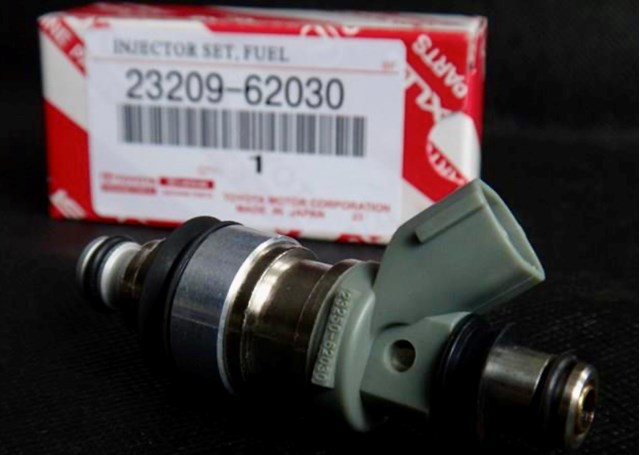 Wtryskiwacz paliwa 2325062030 TOYOTA