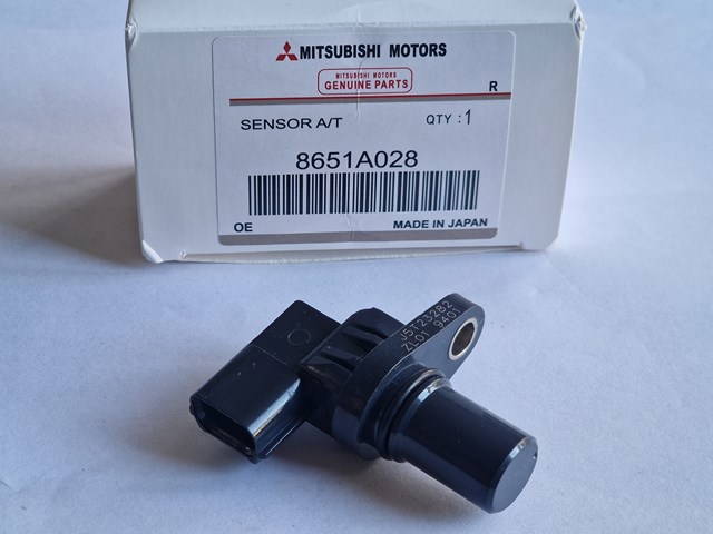 8651A028 Mitsubishi