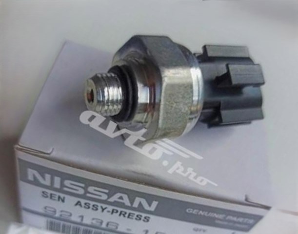 Czujnik ciśnienia bezwzględnego klimatyzacji 921366801R RENAULT