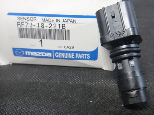 Czujnik położenia wału korbowego RF7J18221B MAZDA