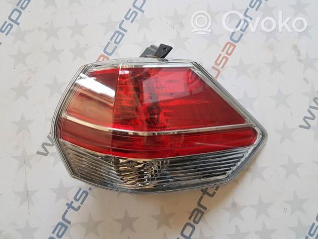 Lampa zespolona tylna prawa zewnętrzna 265504BA0A Nissan