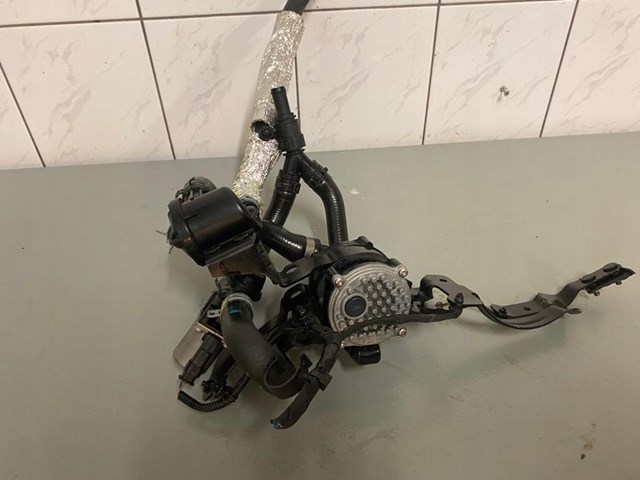 Pompa Volvo XC40