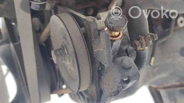 Pompa wspomagania kierownicy Nissan Serena