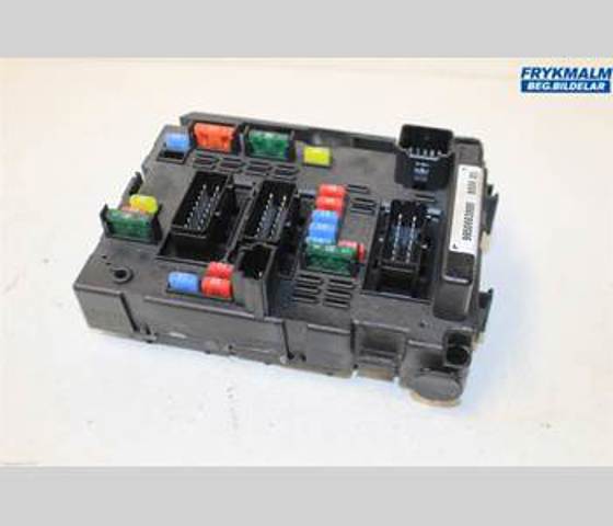 Skrzynka bezpieczników 6500Y1 PEUGEOT