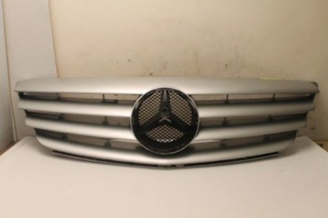 Atrapa grill Mercedes B