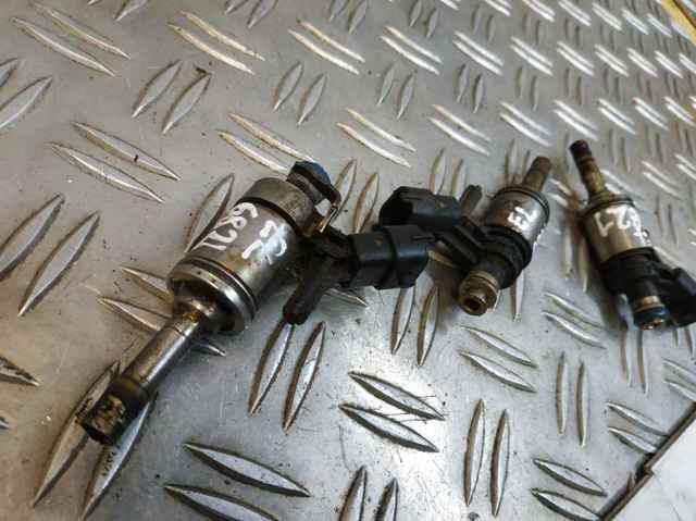 Wtryskiwacz paliwa 0261500073 PEUGEOT