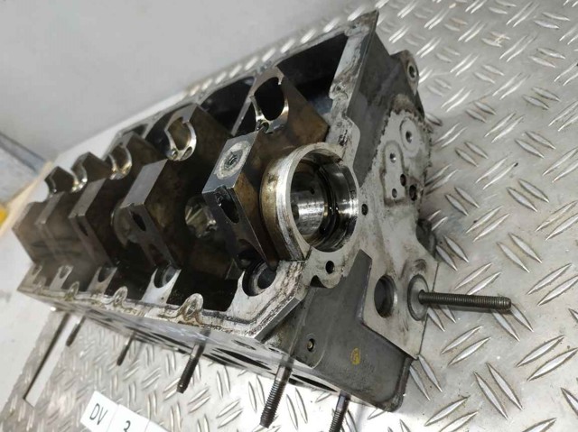 Głowica cylindrów 038103373R VAG