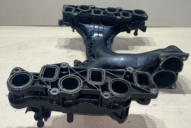 Kolektor ssący Audi Q7 4LB