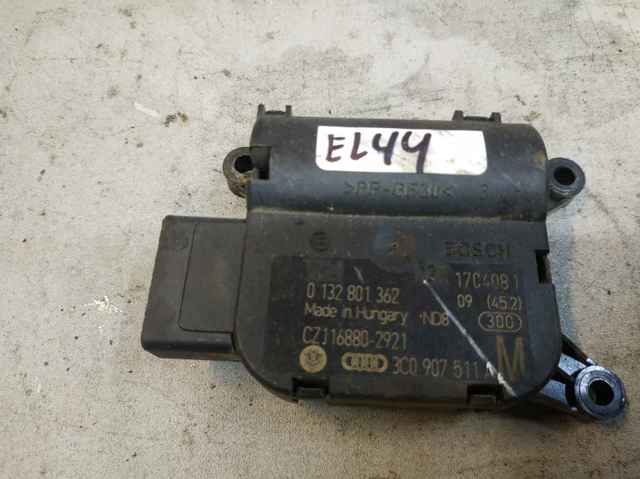 Silniczek klapy nagrzewnicy 132801362 VAG