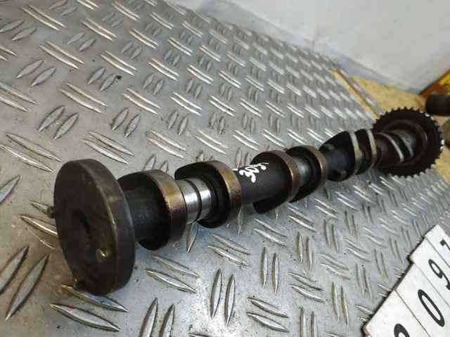 Wał rozrządu silnika Toyota RAV4 3 A3