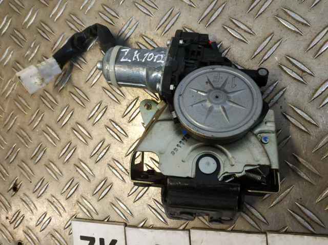 Zamek klapy bagażnika (3/5 drzwi tylnych) 1638000062 TOYOTA