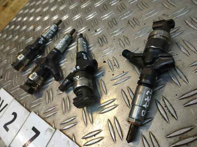 Wtryskiwacz paliwa 16613AA030 SUBARU