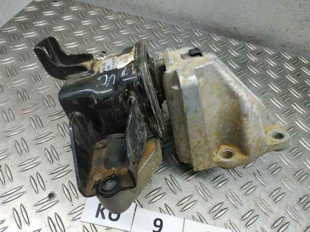 Poduszka (podpora) silnika lewa 21830D3400 HYUNDAI