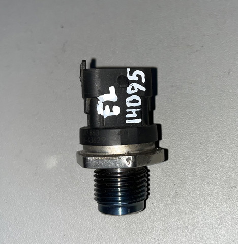 Czujnik ciśnienia paliwa 281002863 HYUNDAI