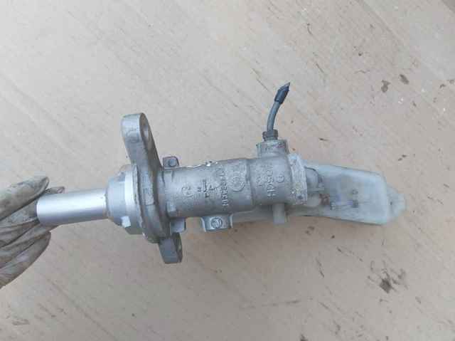 Główny cylinder hamulców do Toyota Camry V40