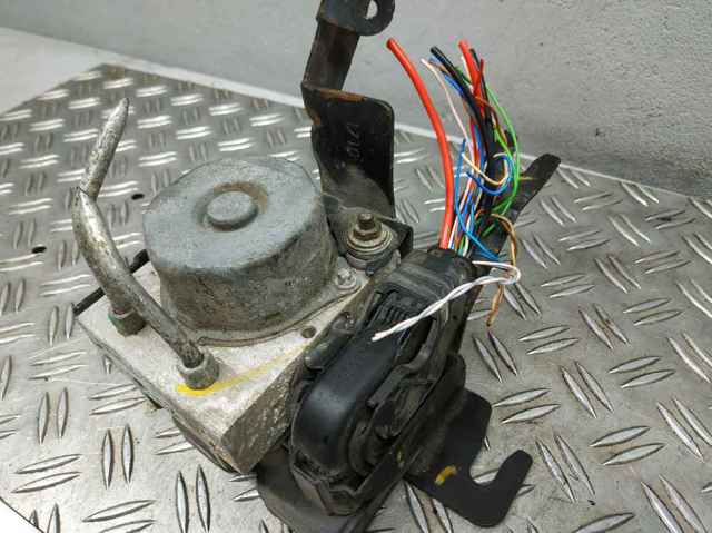 Kupić Sterownik ABS  hydrauliczny Renault SANDERO II B8 w dobrej cenie