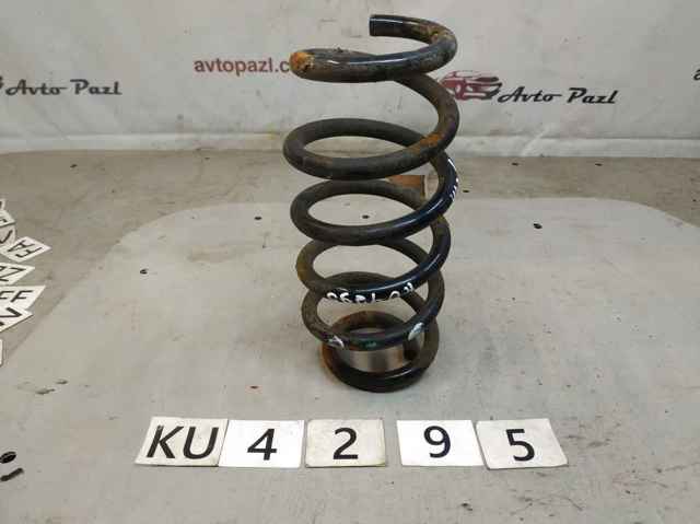 Sprężyna tylna 4823105500 TOYOTA