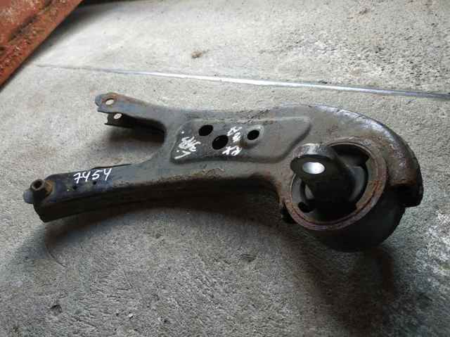 Wahacz (drążek) zawieszenia tylnego podłużny dolny lewy 4878048091 TOYOTA