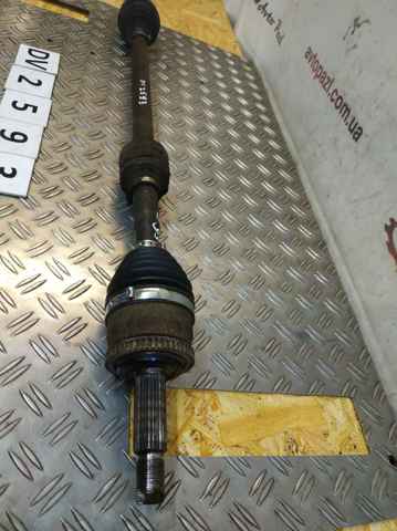 Półoś napędowa przednia prawa 495011R505 HYUNDAI