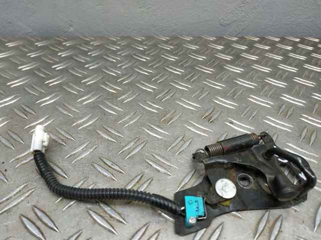 Zamek maski do Lexus GS S19